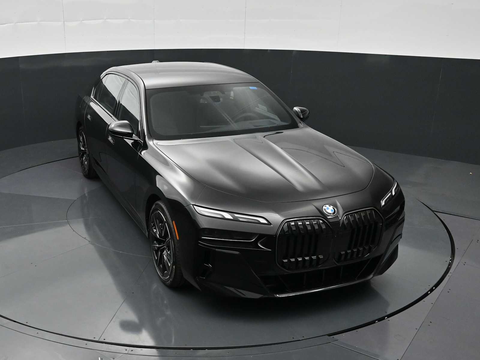 Thumbnail: 2026 BMW 7 Series - 19