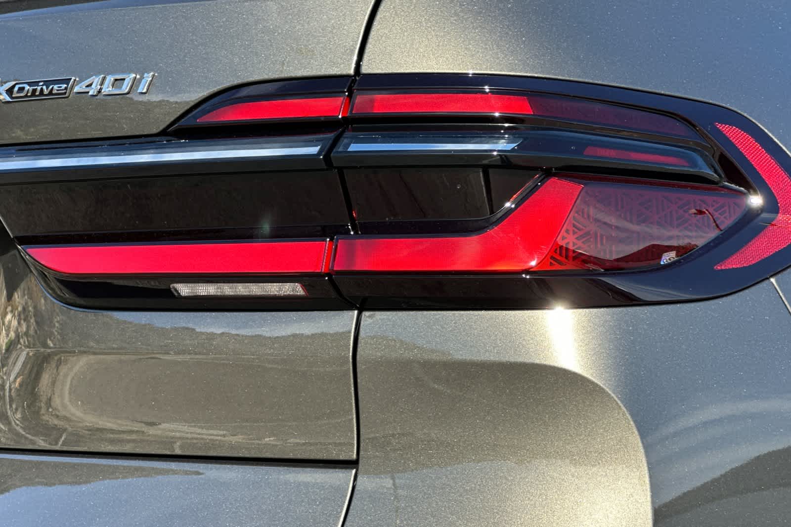 Thumbnail: 2026 BMW X7 - 33