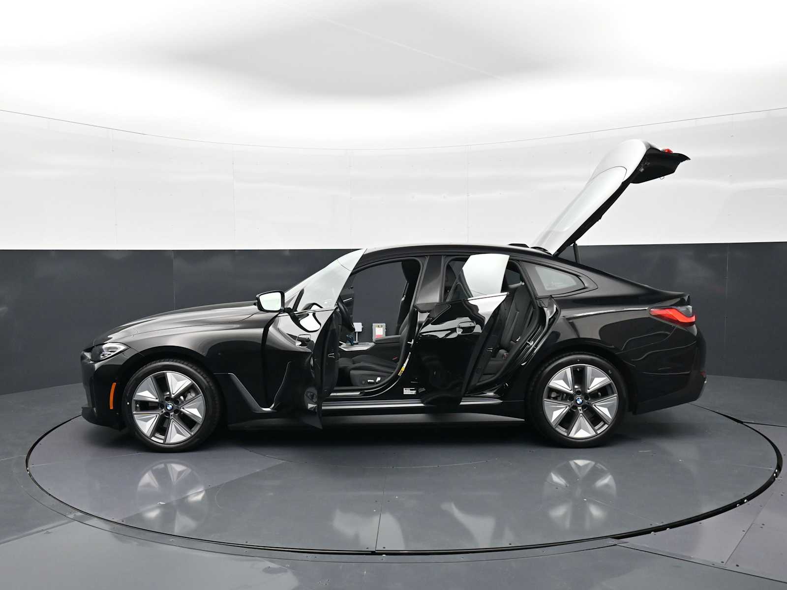 Thumbnail: 2023 BMW i4 - 35