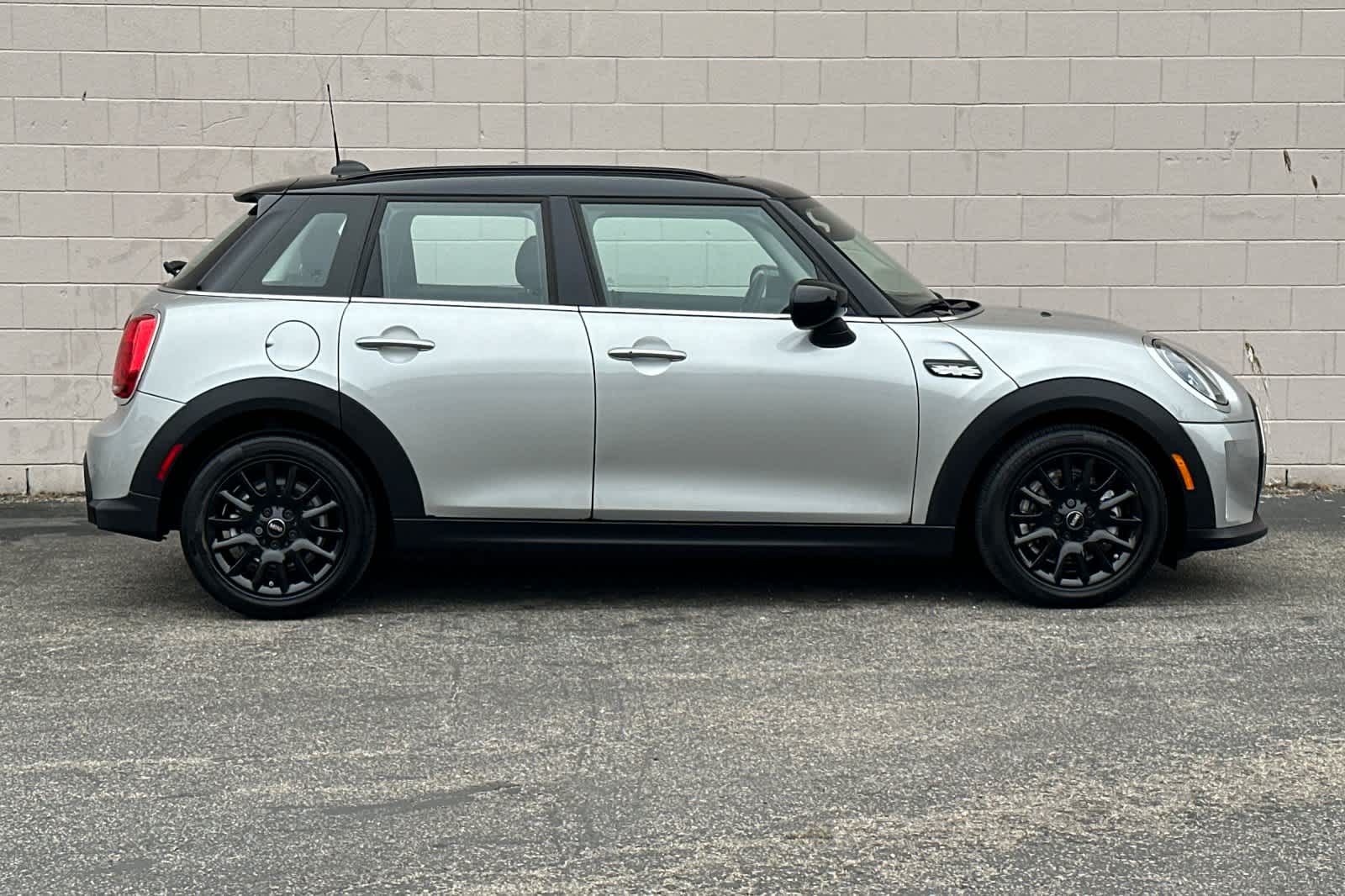 Thumbnail: 2024 MINI Cooper Hardtop - 6