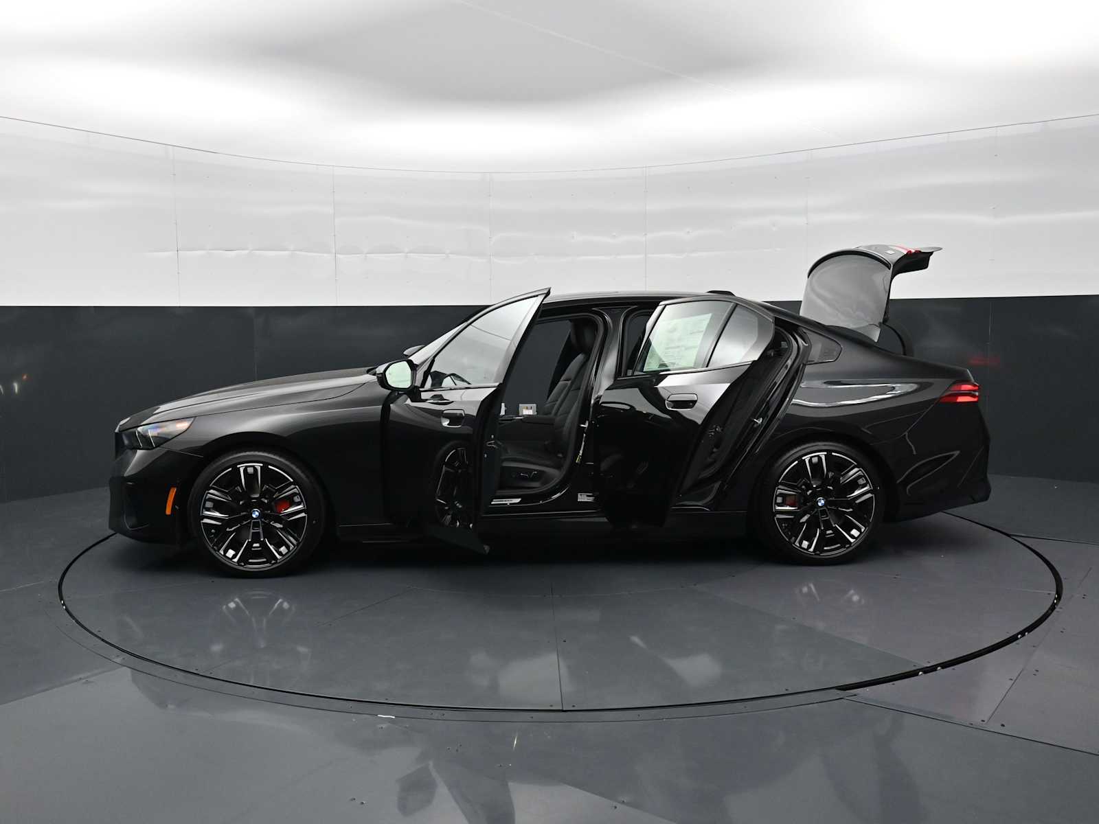 Thumbnail: 2026 BMW i5 - 36