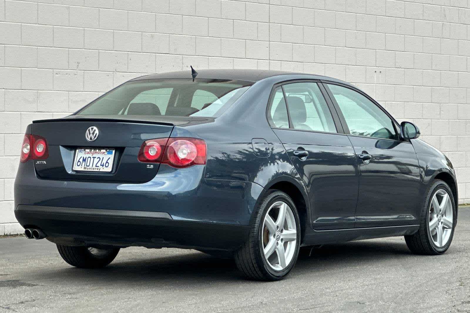 2010 Volkswagen Jetta Limited Edition 2