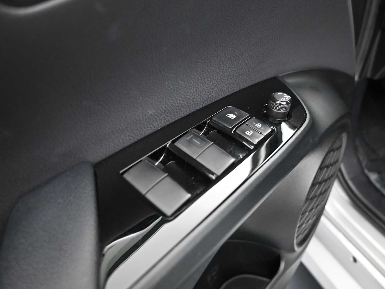 Thumbnail: 2021 Toyota Prius Prime - 9