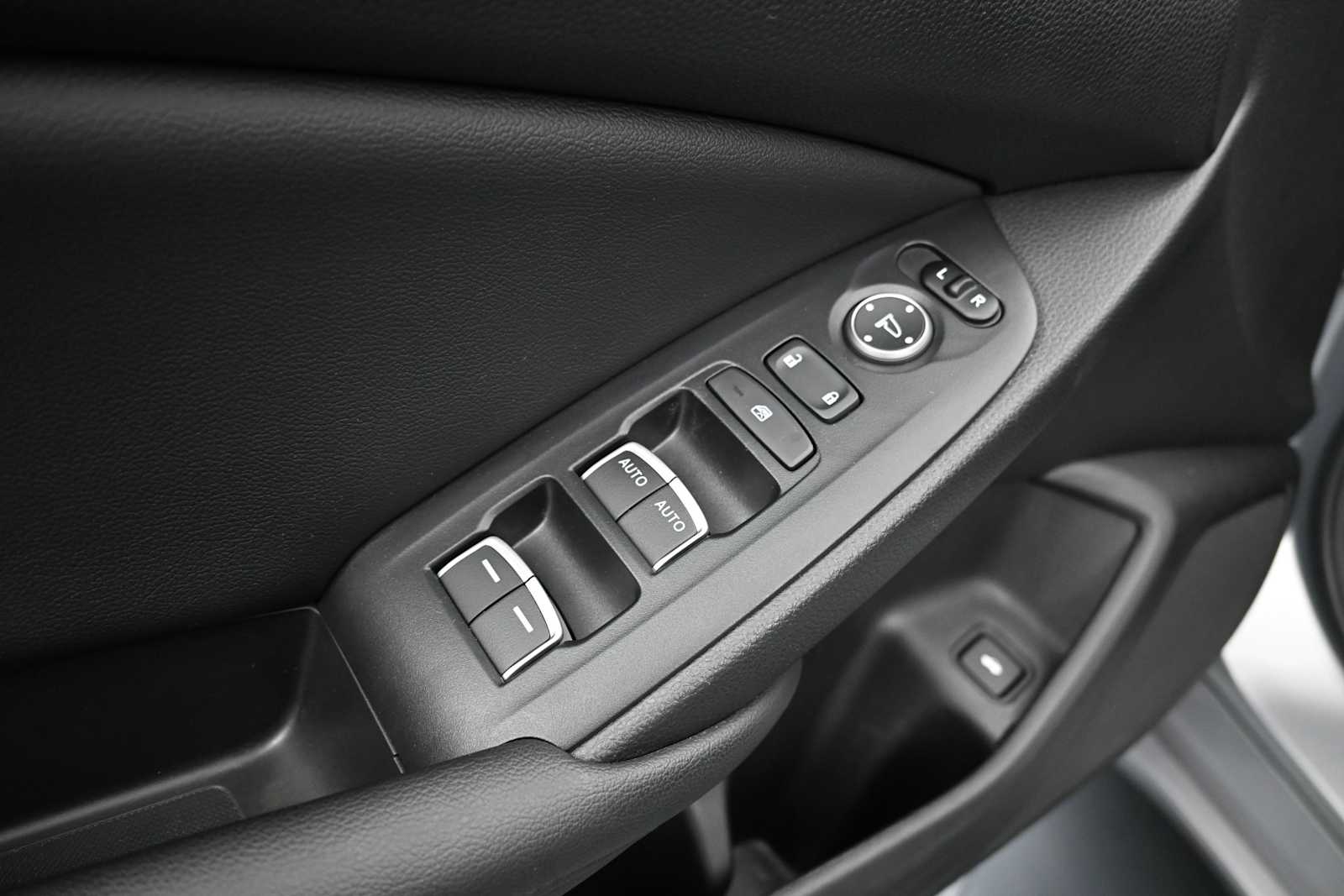 2019 Honda Accord Hybrid - Photo 9