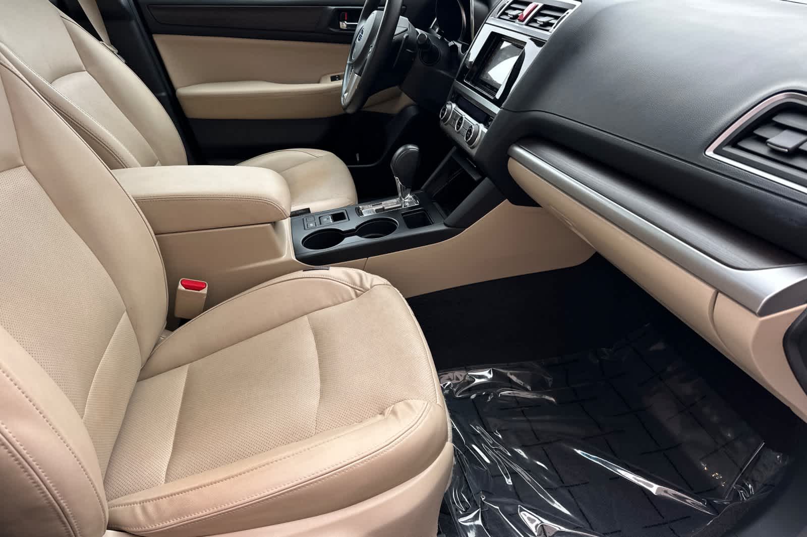 Thumbnail: 2016 Subaru Legacy - 16