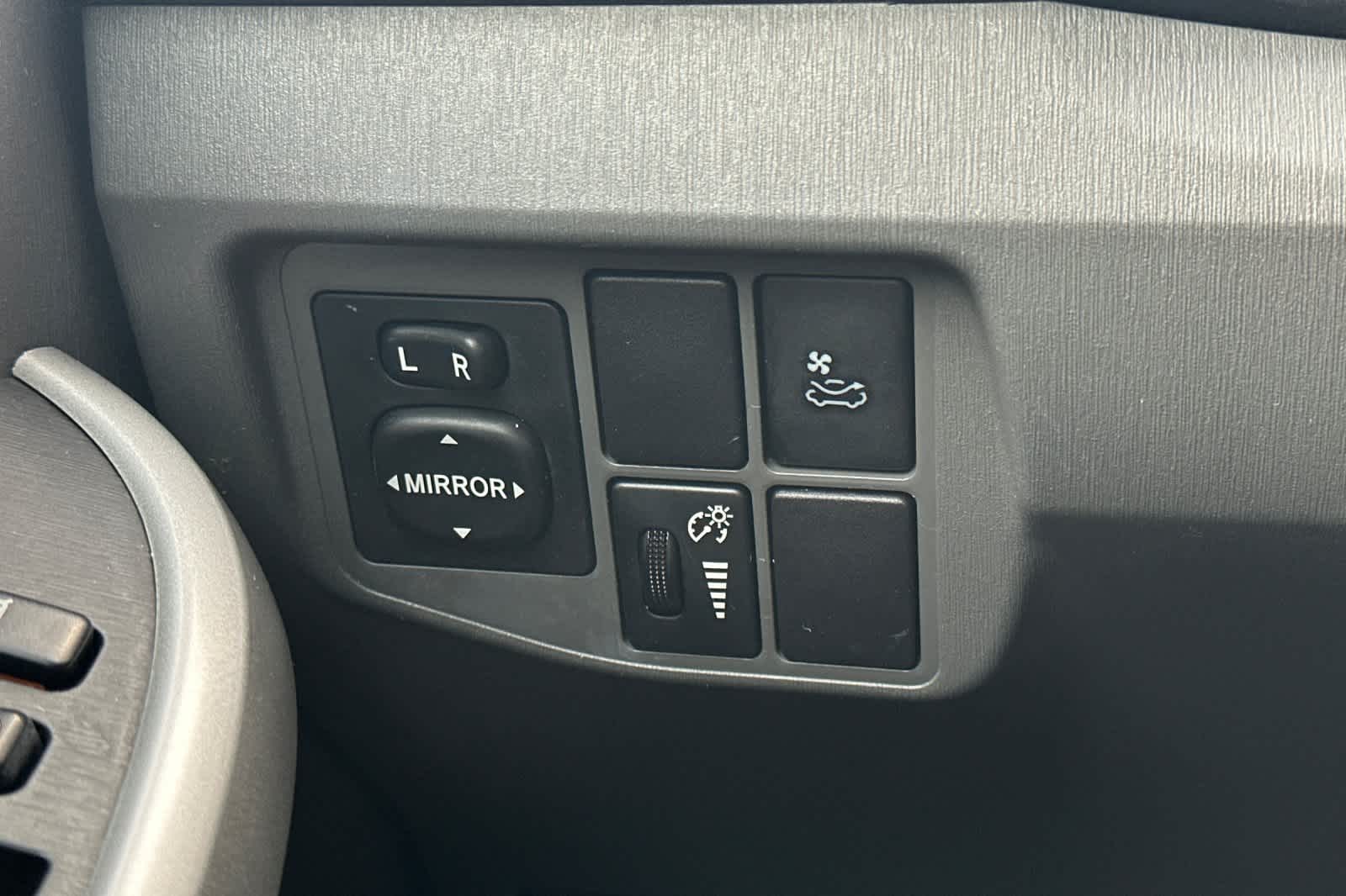 Thumbnail: 2010 Toyota Prius - 29