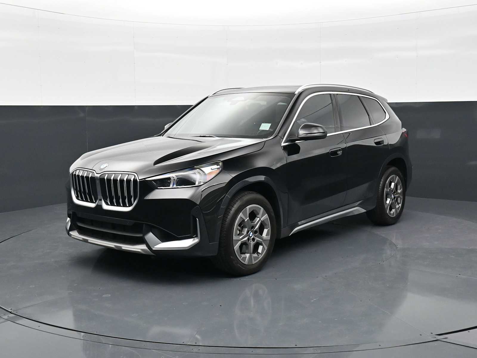 2025 BMW X1 28i