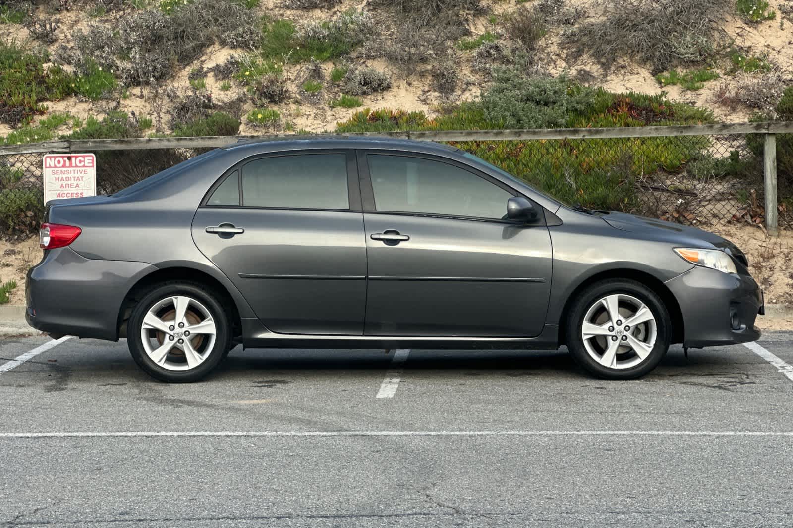 Thumbnail: 2011 Toyota Corolla - 6