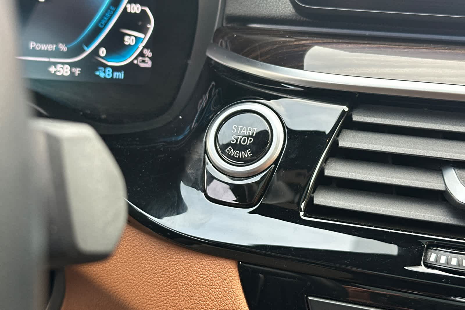 Thumbnail: 2023 BMW 5 Series - 24