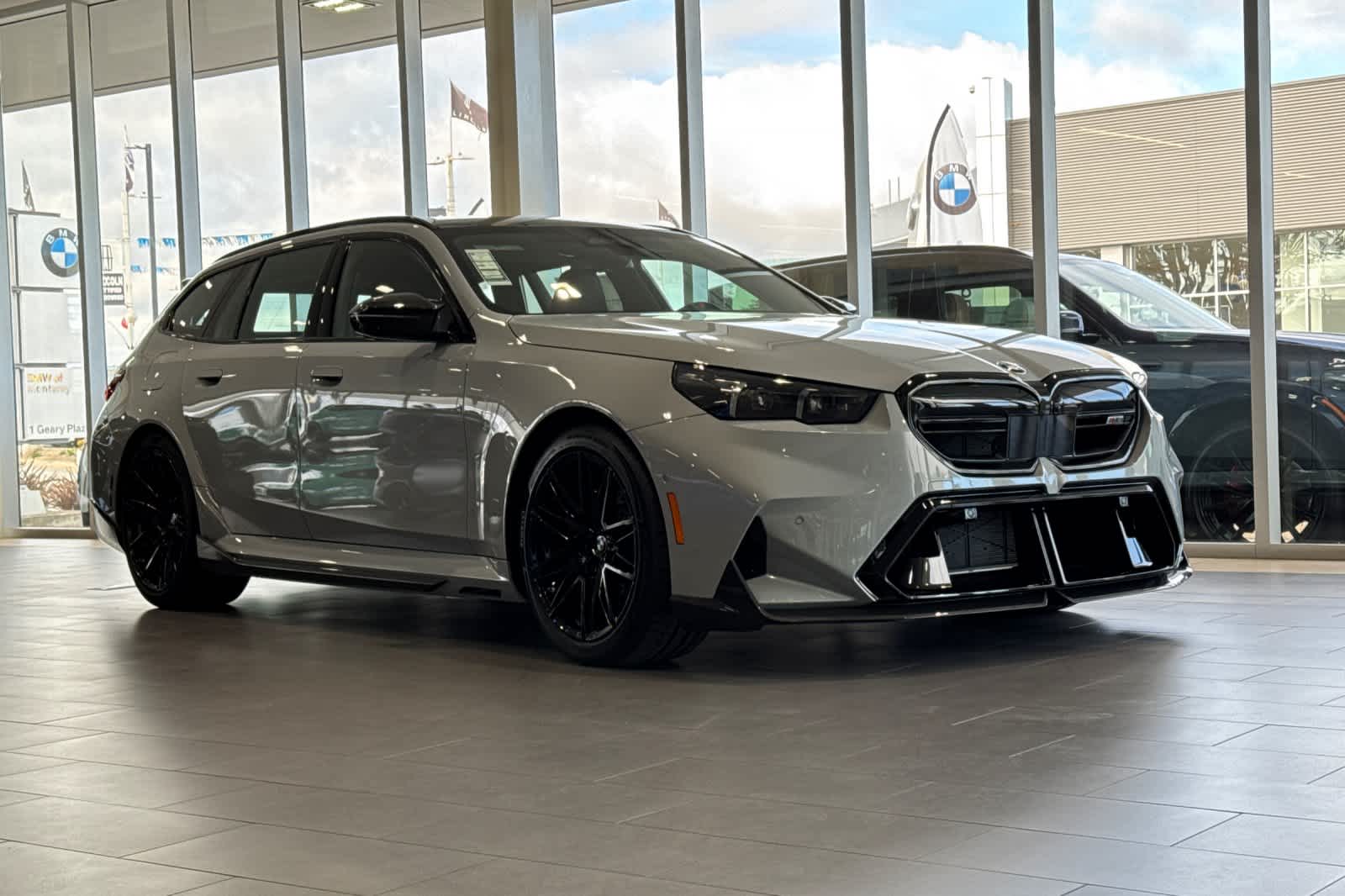 Thumbnail: 2026 BMW M5 - 9