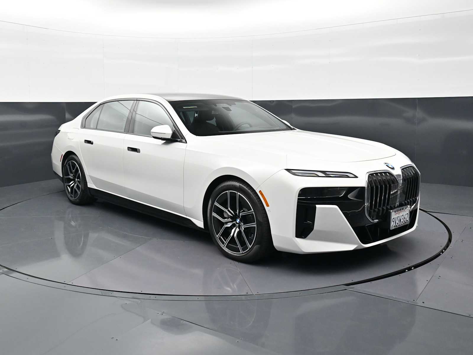 Thumbnail: 2025 BMW 7 Series - 3