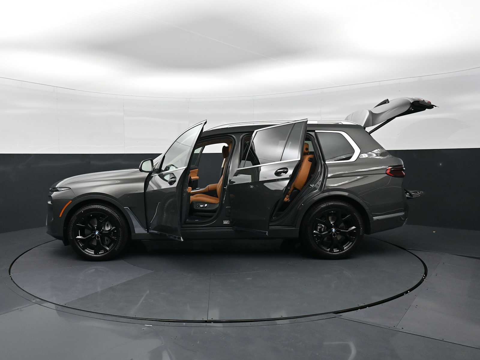 Thumbnail: 2027 BMW X7 - 37