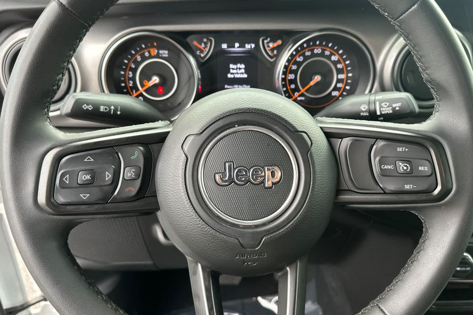 Thumbnail: 2023 Jeep Gladiator - 25