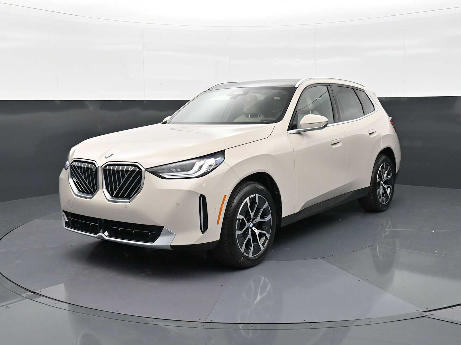 2026 BMW X3 30 XDRIVE's photo