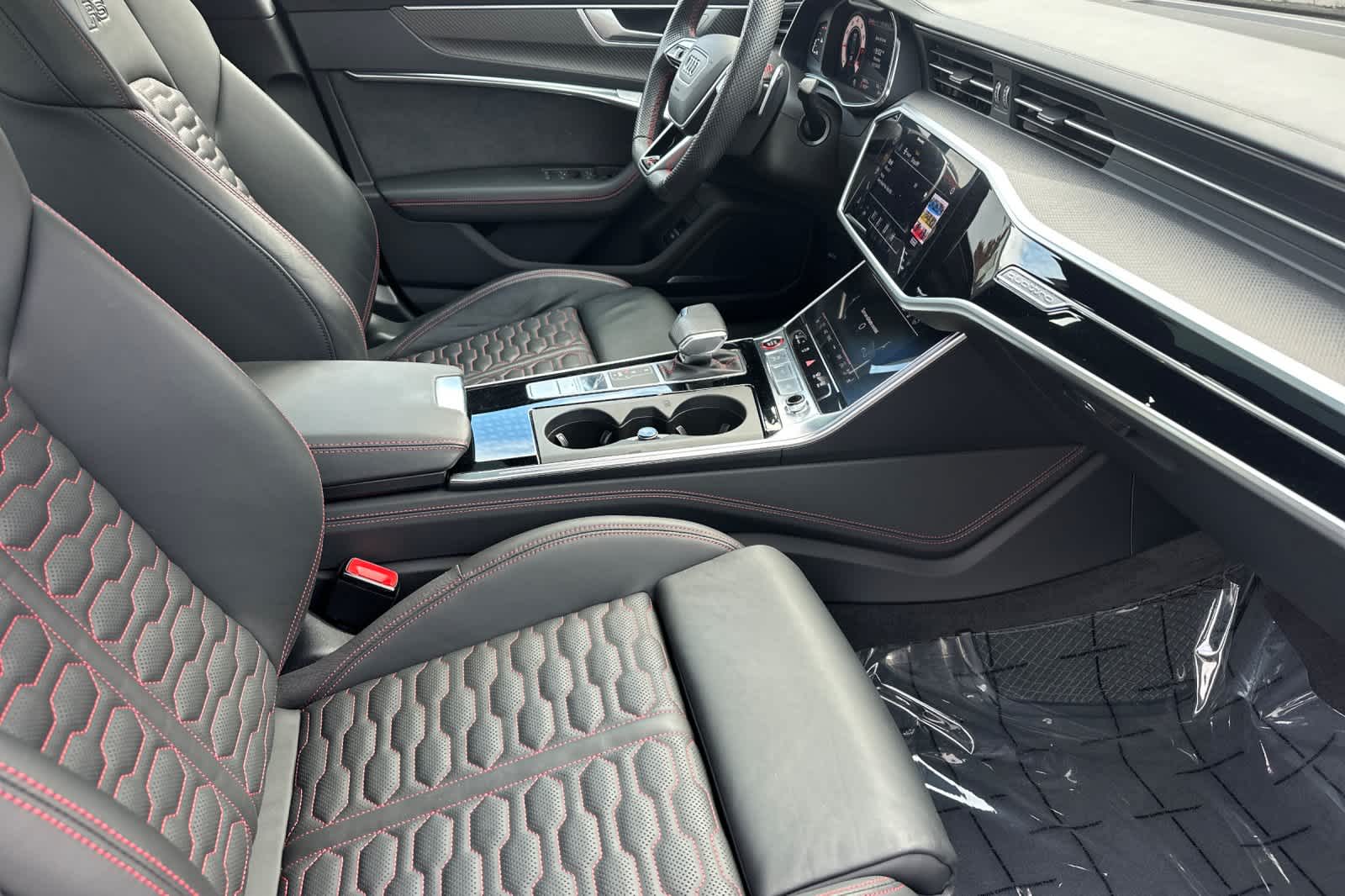 Thumbnail: 2024 Audi RS 7 - 16