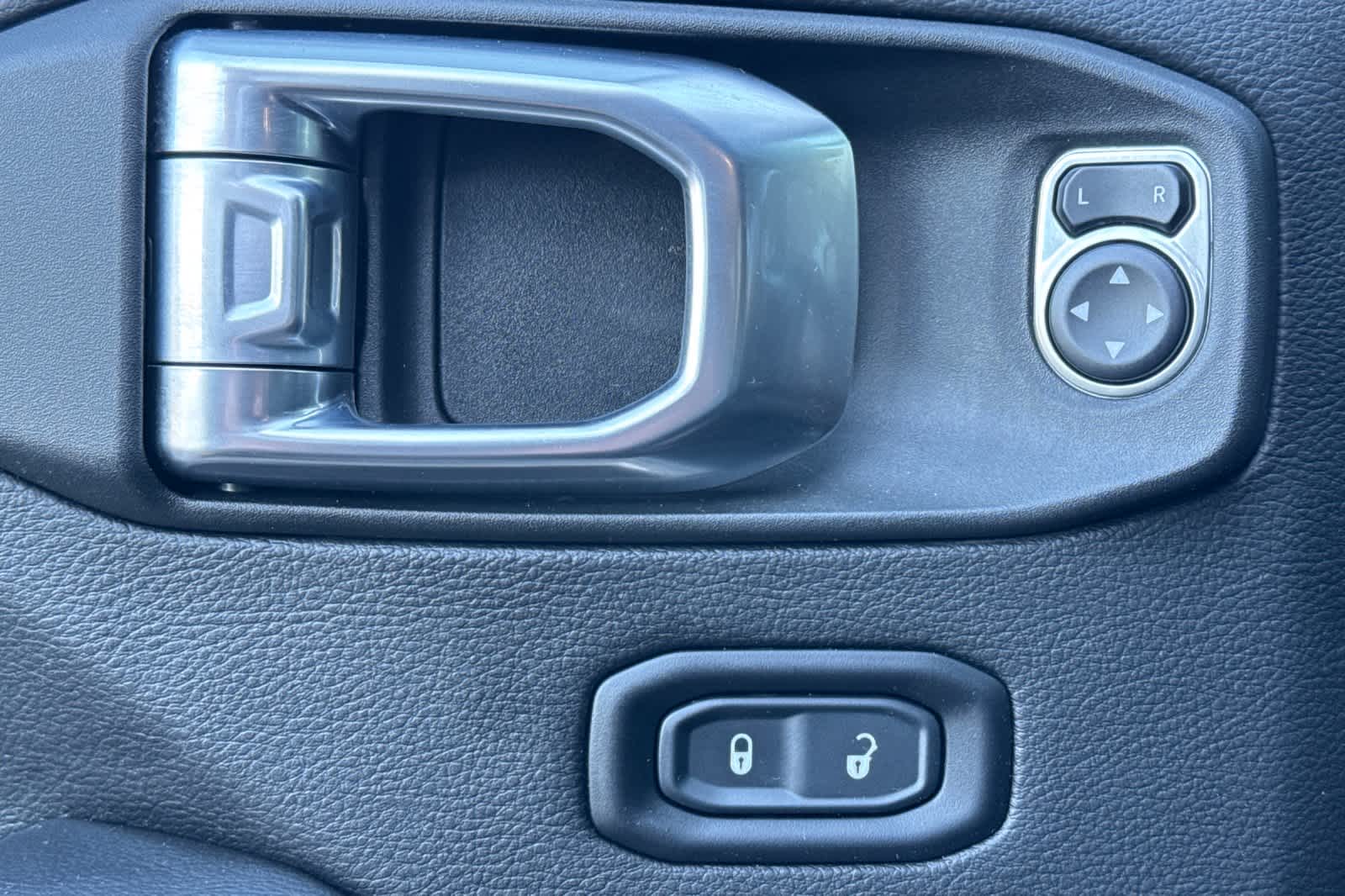 Thumbnail: 2021 Jeep Wrangler - 13