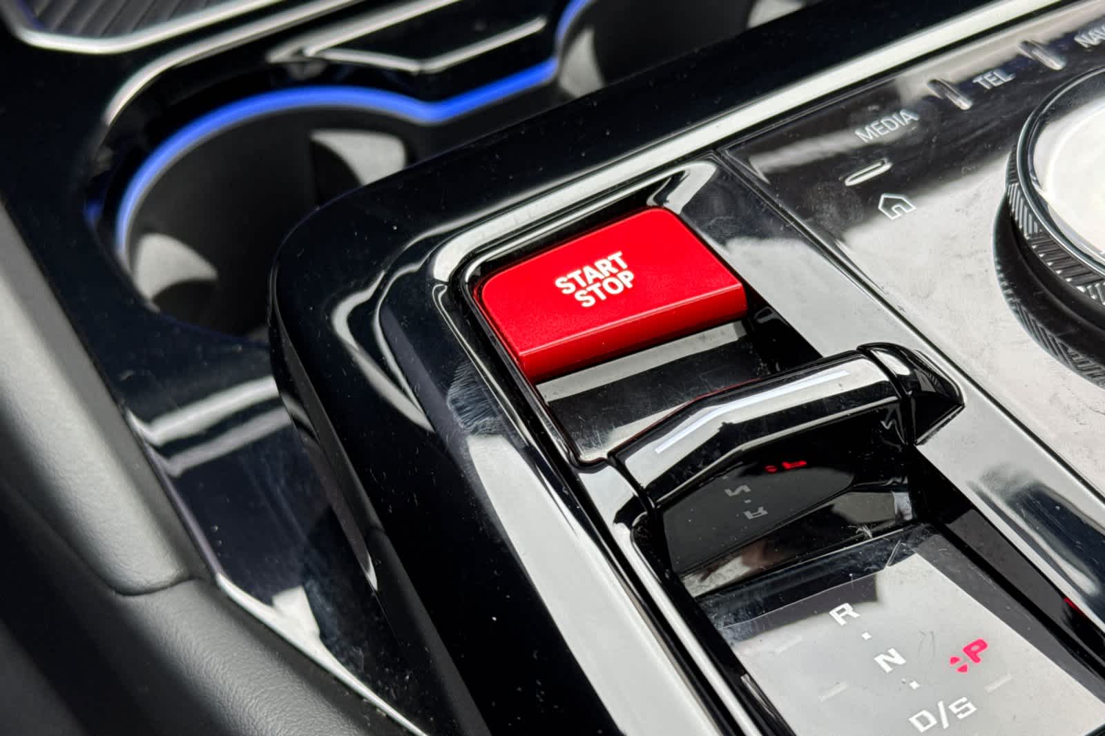 Thumbnail: 2025 BMW M5 - 25