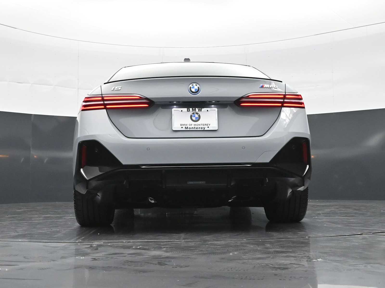 Thumbnail: 2026 BMW i5 - 30