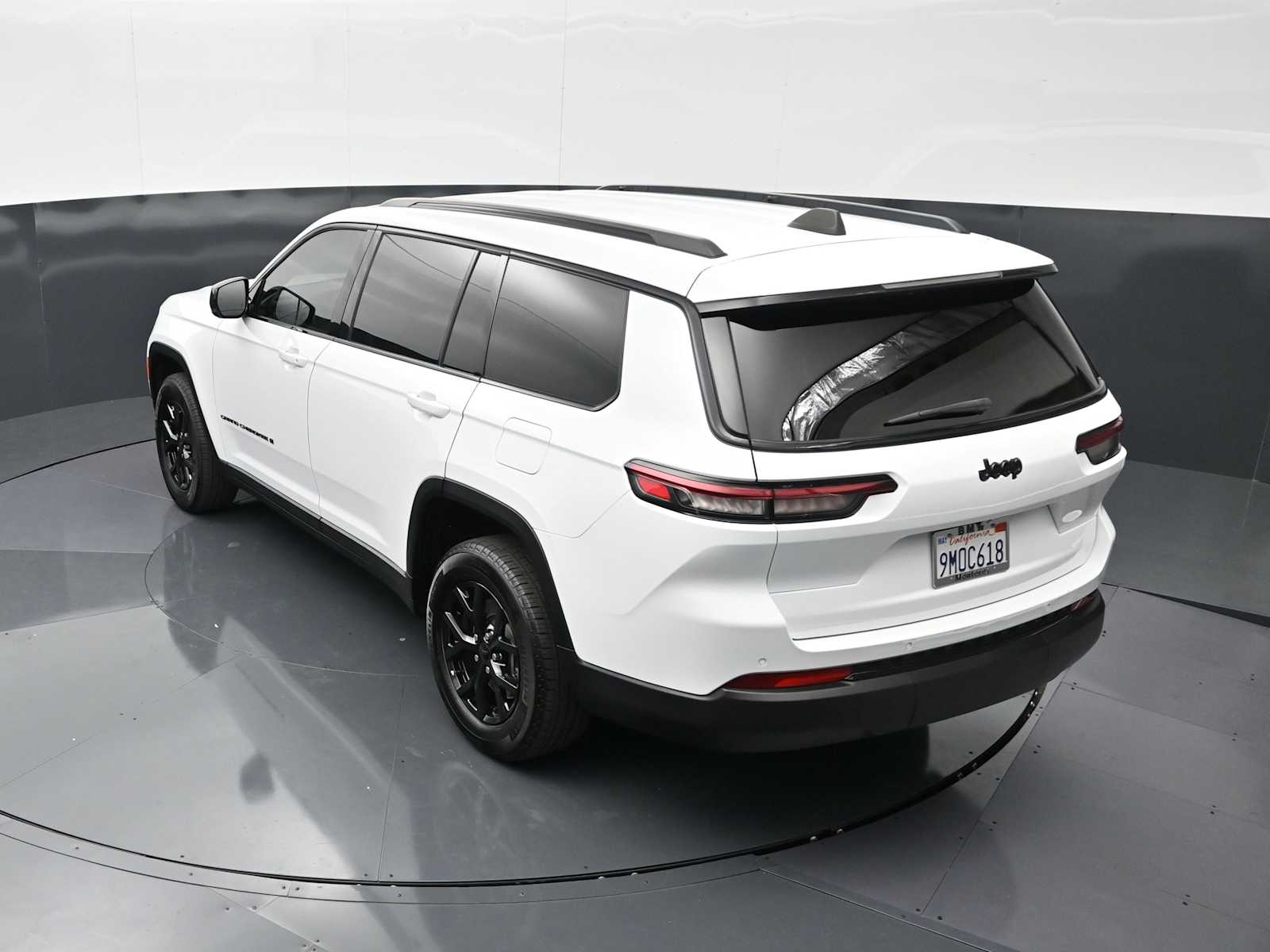Thumbnail: 2024 Jeep Grand Cherokee L - 24