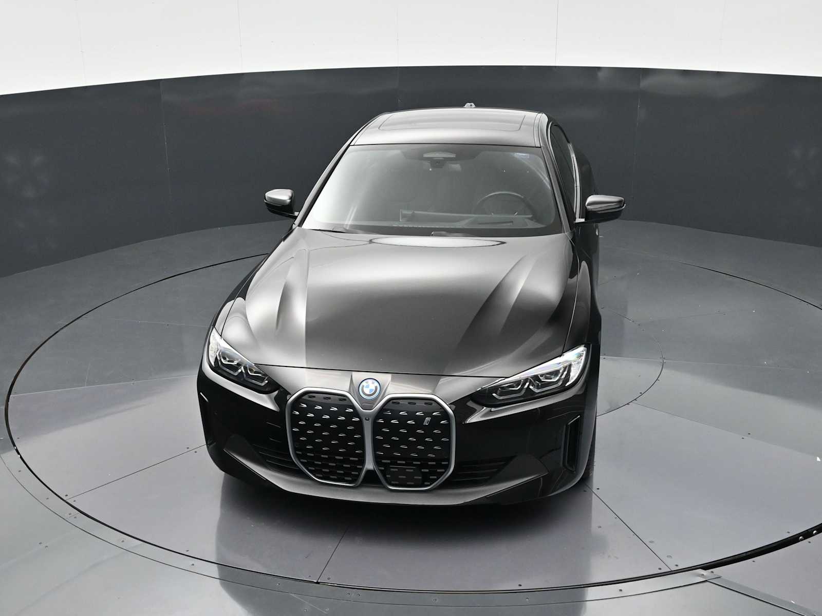 Thumbnail: 2023 BMW i4 - 17