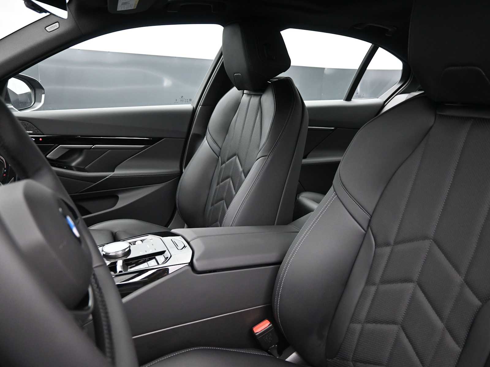 Thumbnail: 2026 BMW 5 Series - 13