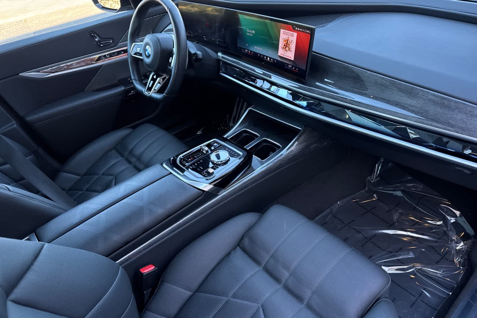 Thumbnail: 2023 BMW 7 Series - 16