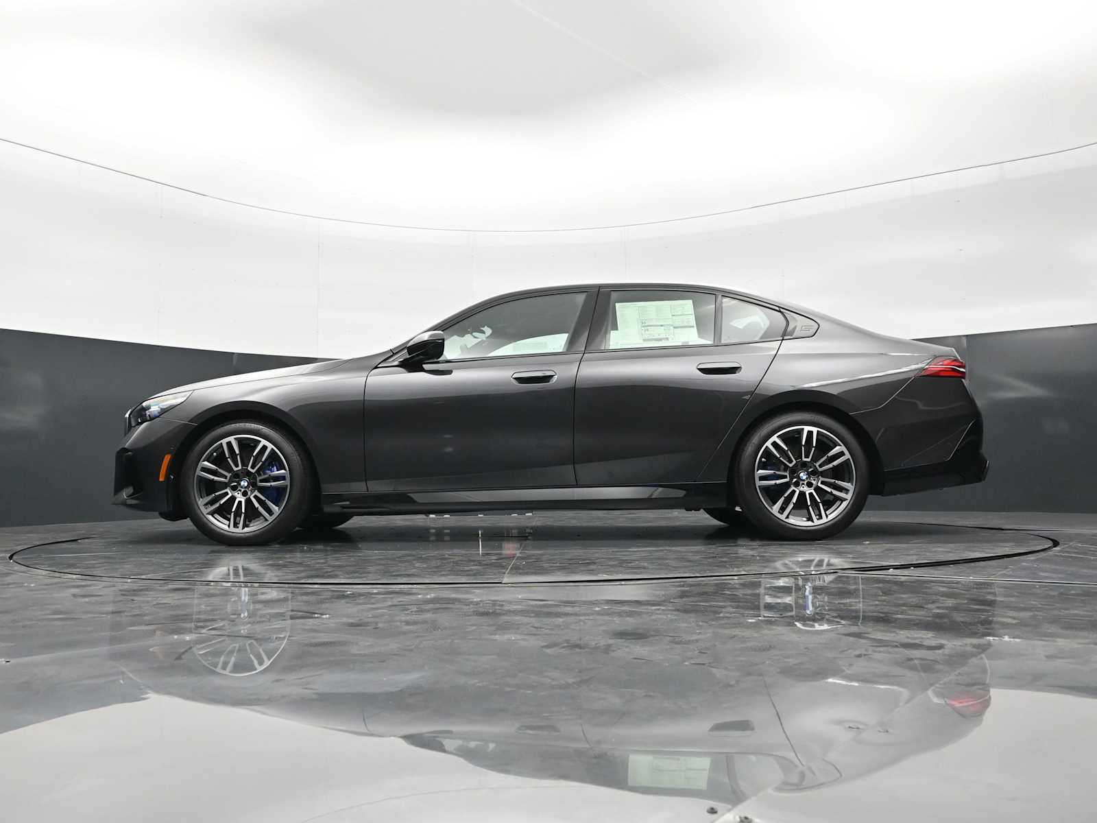 Thumbnail: 2026 BMW 5 Series - 32