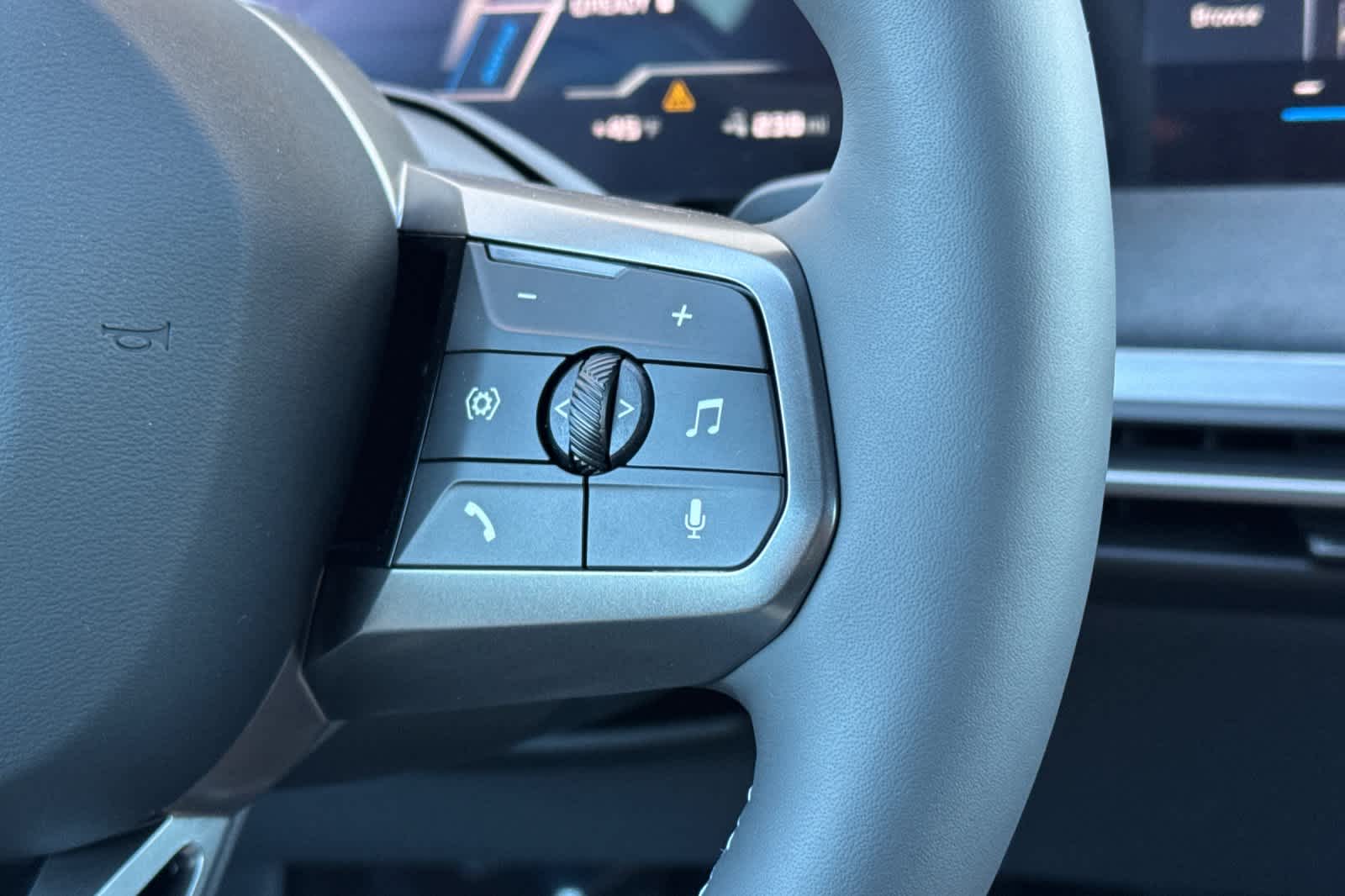 Thumbnail: 2026 BMW iX - 30