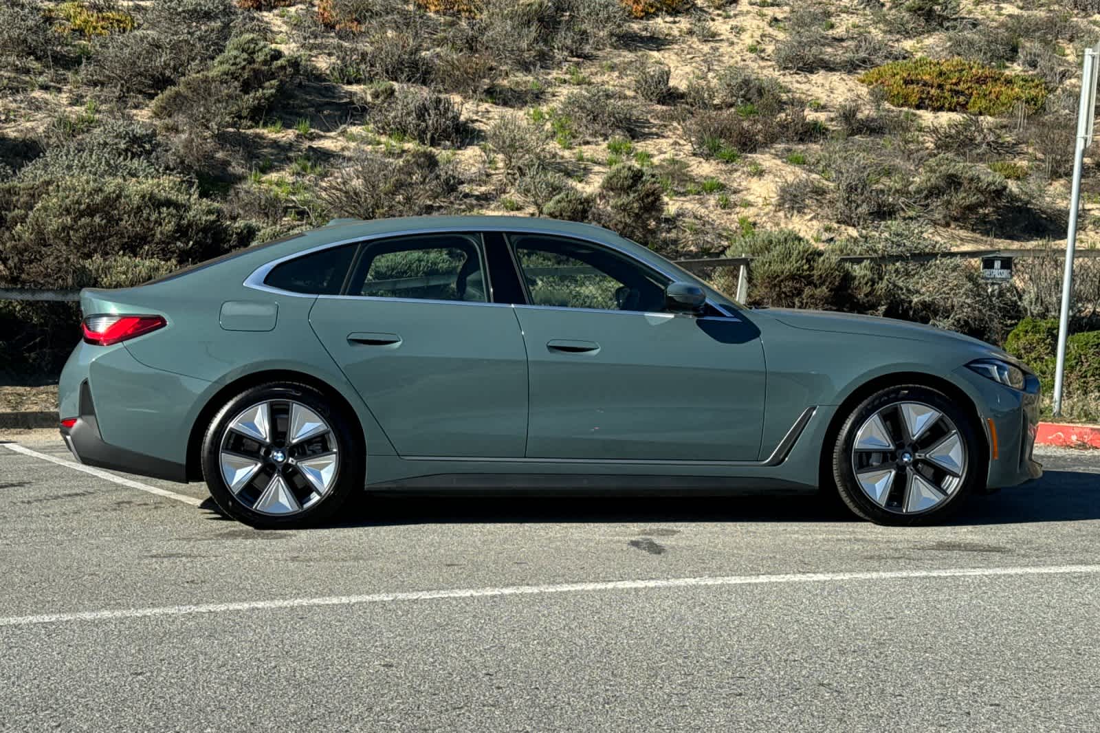 Thumbnail: 2025 BMW i4 - 6