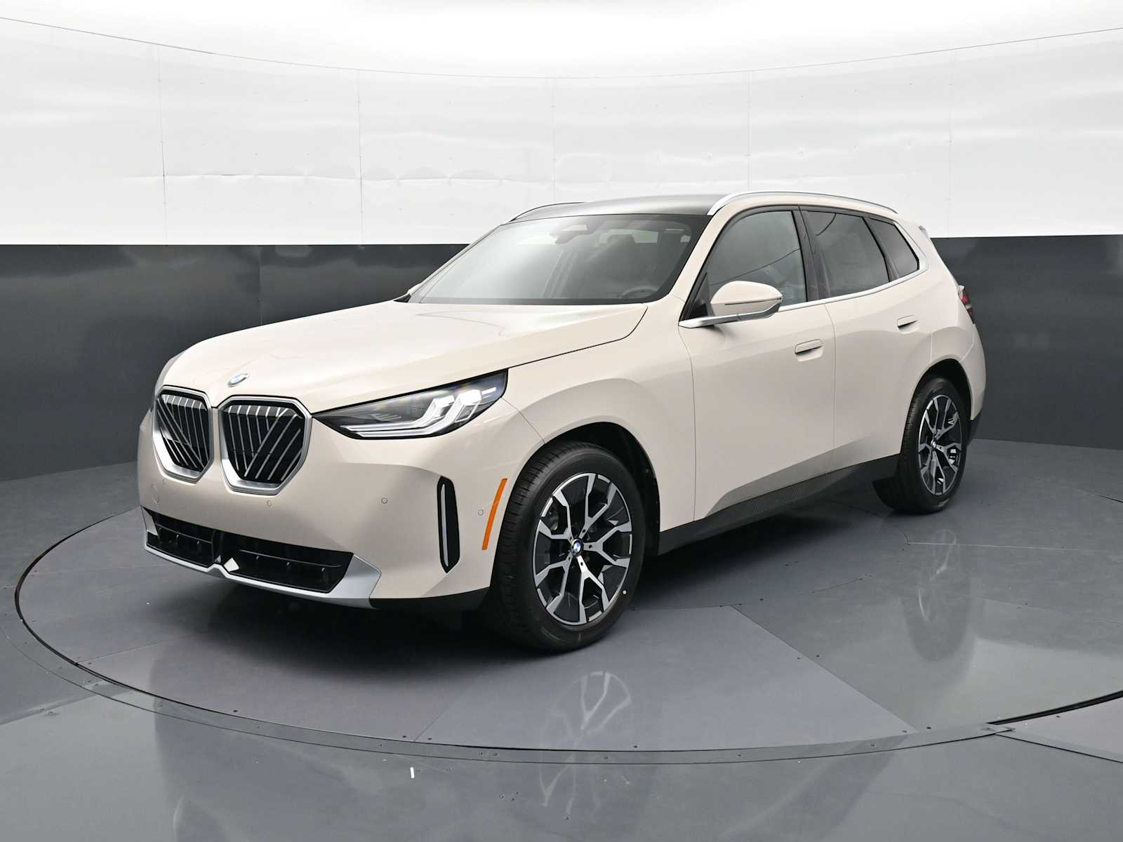 Thumbnail: 2026 BMW X3 - 1