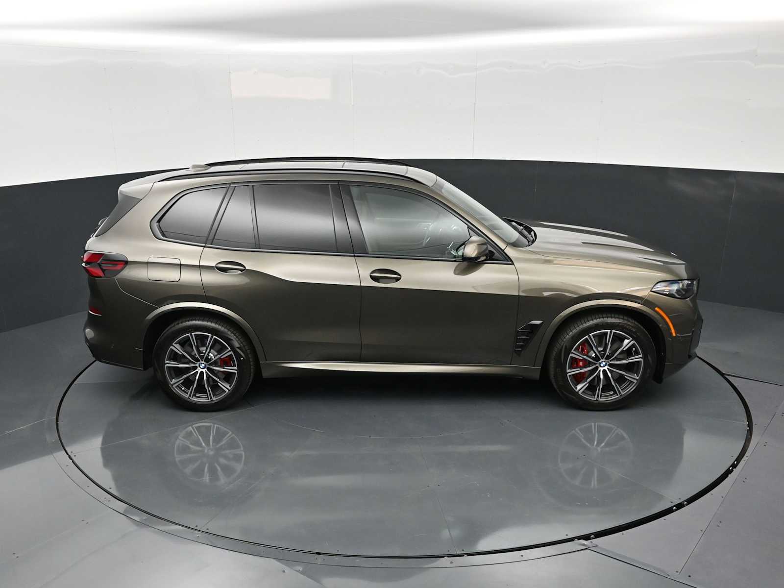 Thumbnail: 2026 BMW X5 - 17