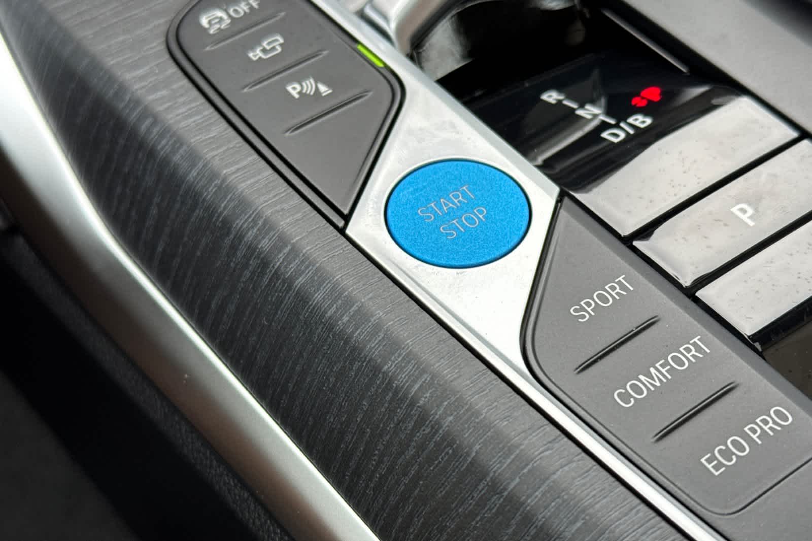 Thumbnail: 2025 BMW i4 - 26