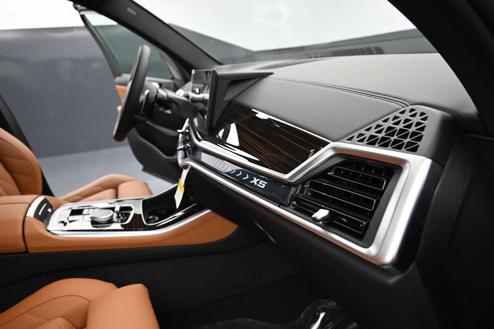 Thumbnail: 2026 BMW X5 - 16