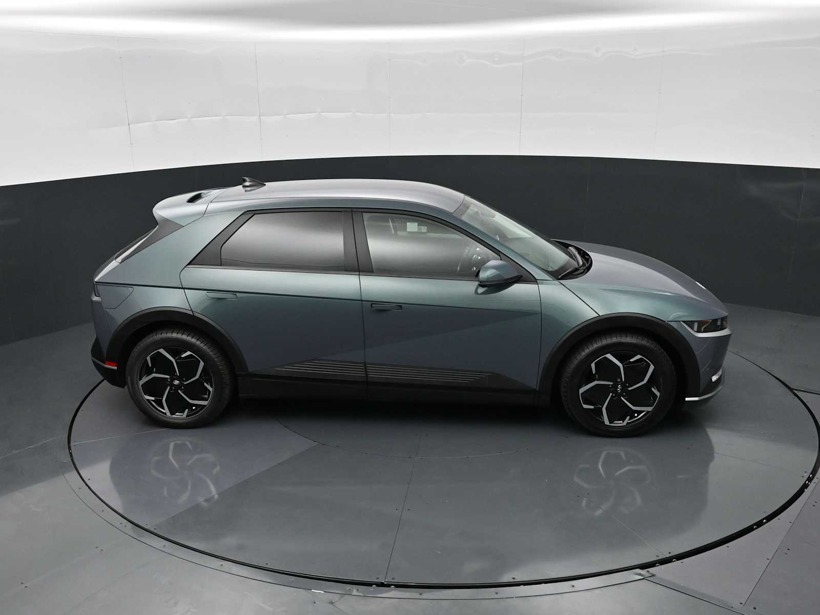 2024 Hyundai IONIQ 5 SE - Photo 24