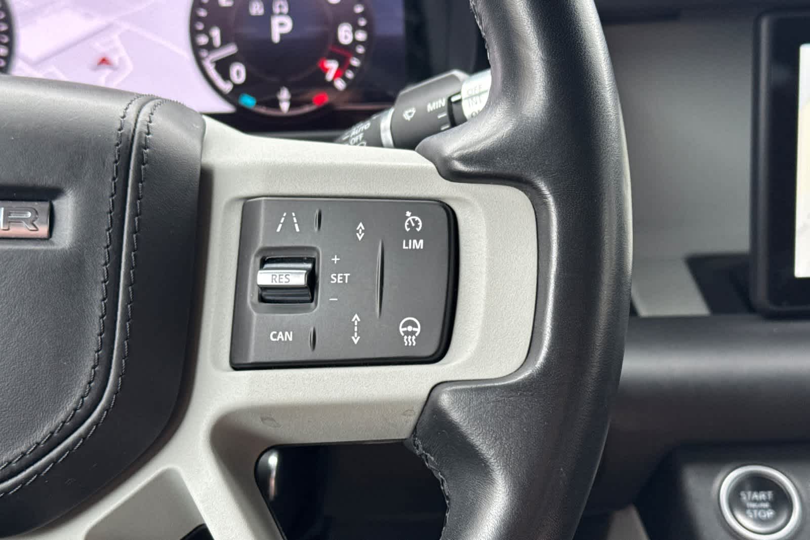 Thumbnail: 2020 Land Rover Defender - 28