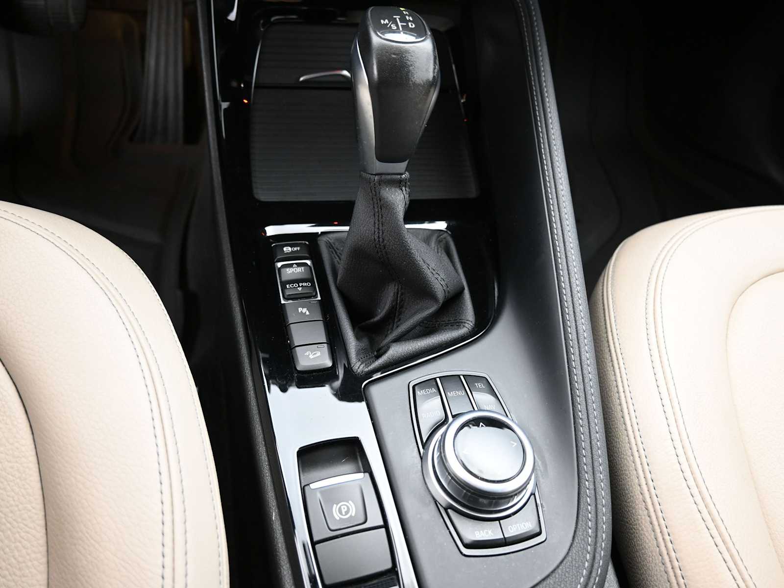 Thumbnail: 2016 BMW X1 - 12