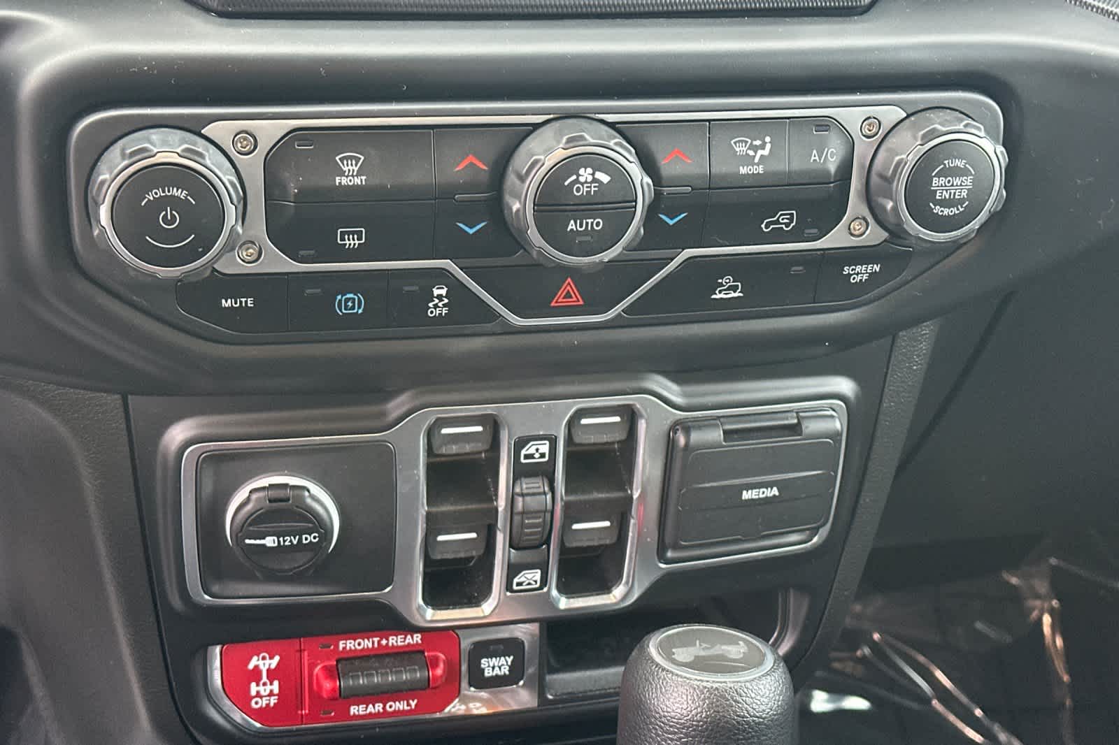 Thumbnail: 2023 Jeep Wrangler - 23