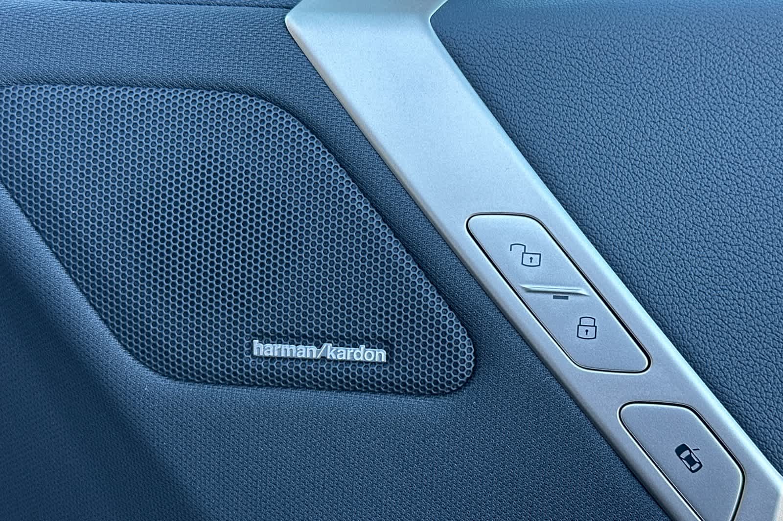 Thumbnail: 2026 BMW iX - 21