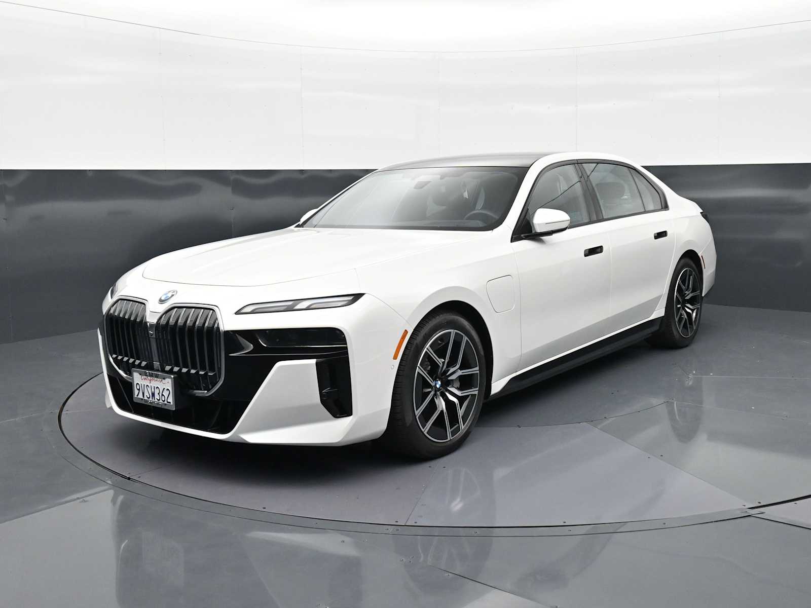 Thumbnail: 2025 BMW 7 Series - 1