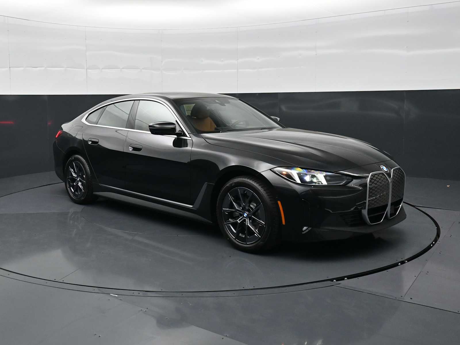 Thumbnail: 2026 BMW i4 - 3