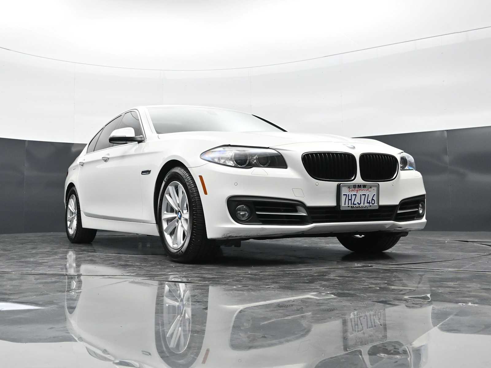 Thumbnail: 2015 BMW 5 Series - 27