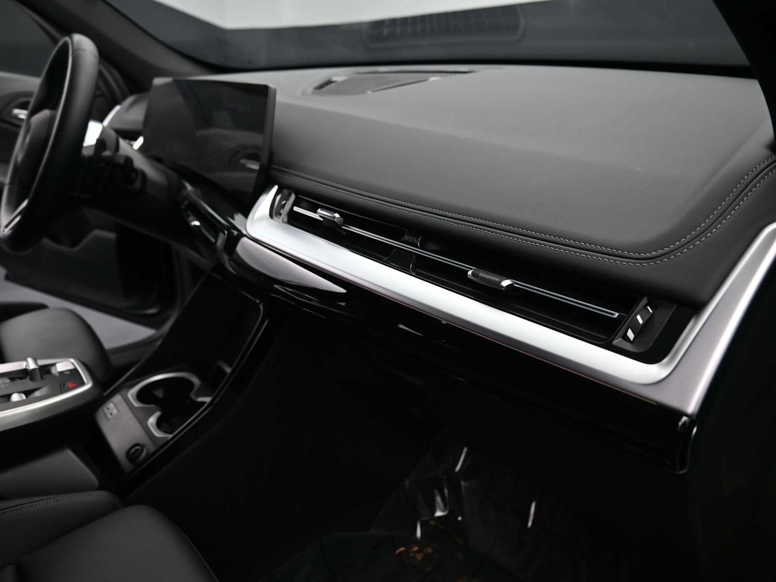 Thumbnail: 2023 BMW X1 - 15