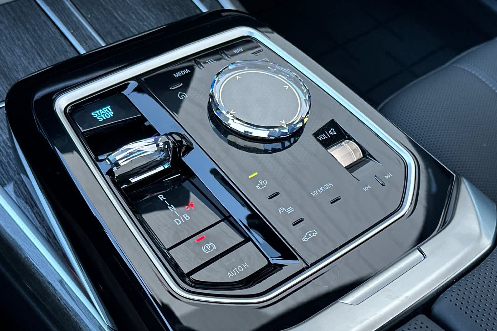 Thumbnail: 2025 BMW i7 - 24