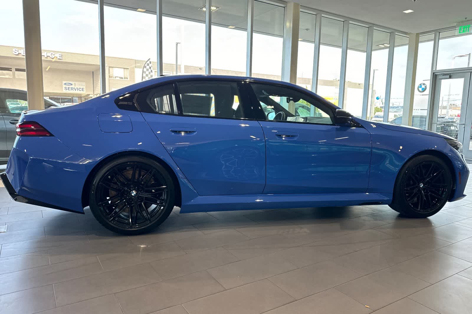 Thumbnail: 2026 BMW M5 - 8