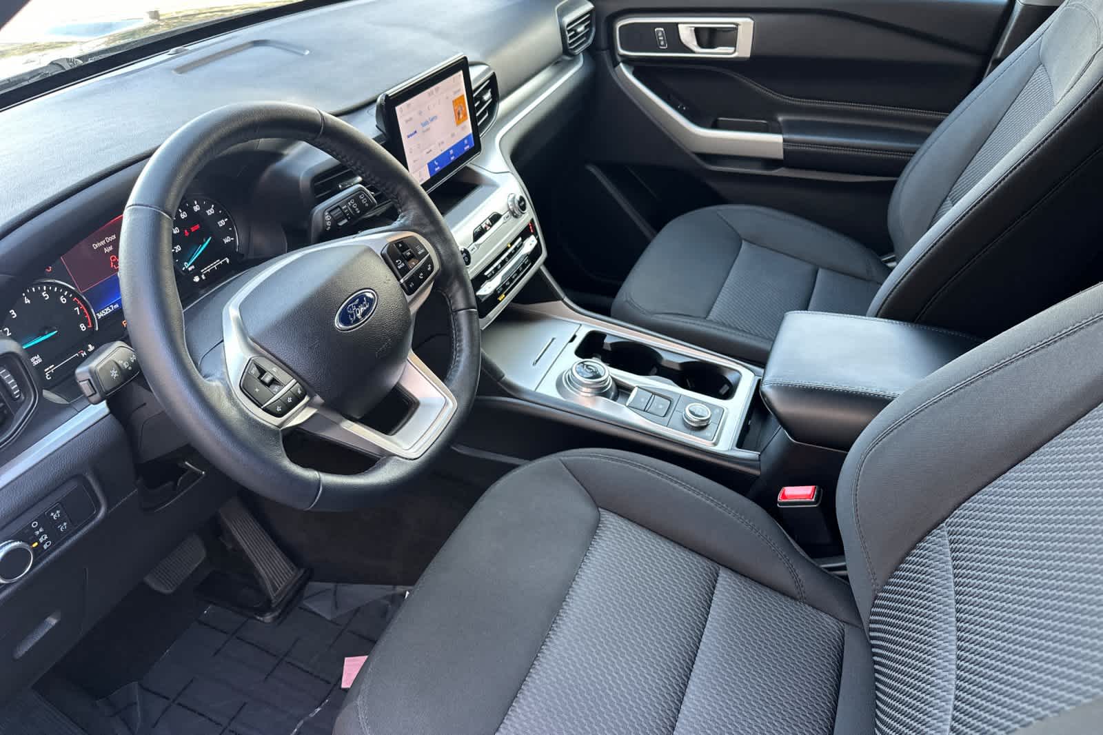 Thumbnail: 2022 Ford Explorer - 11