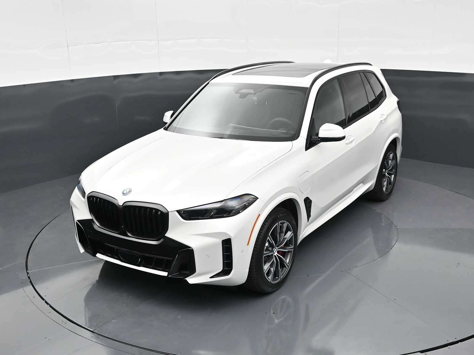 Thumbnail: 2026 BMW X5 - 17