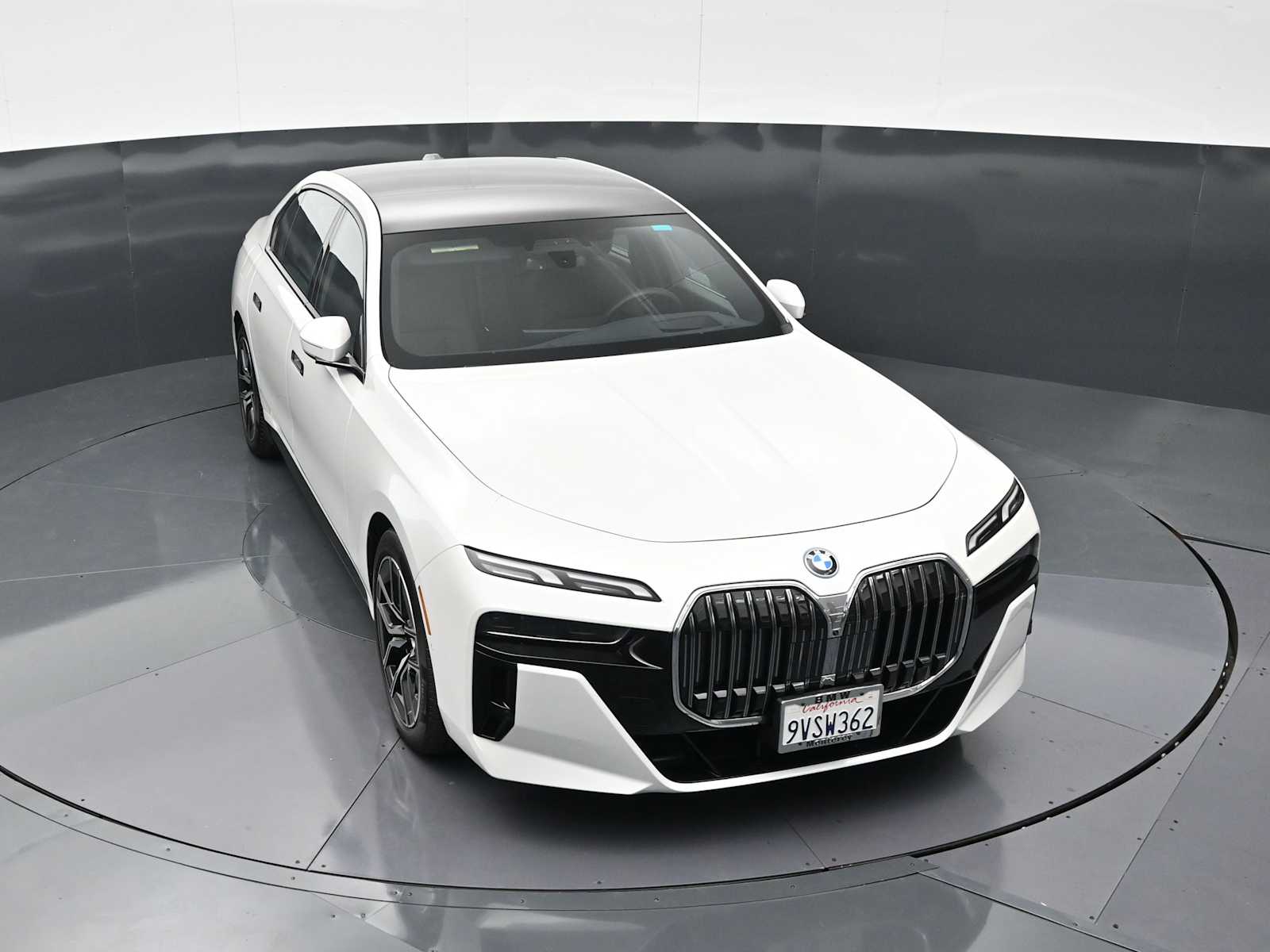 Thumbnail: 2025 BMW 7 Series - 19