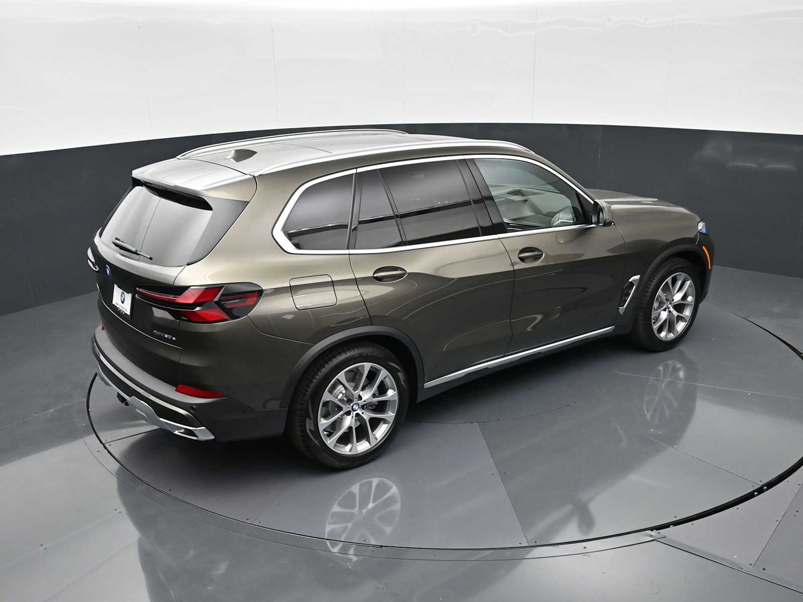 Thumbnail: 2026 BMW X5 - 21