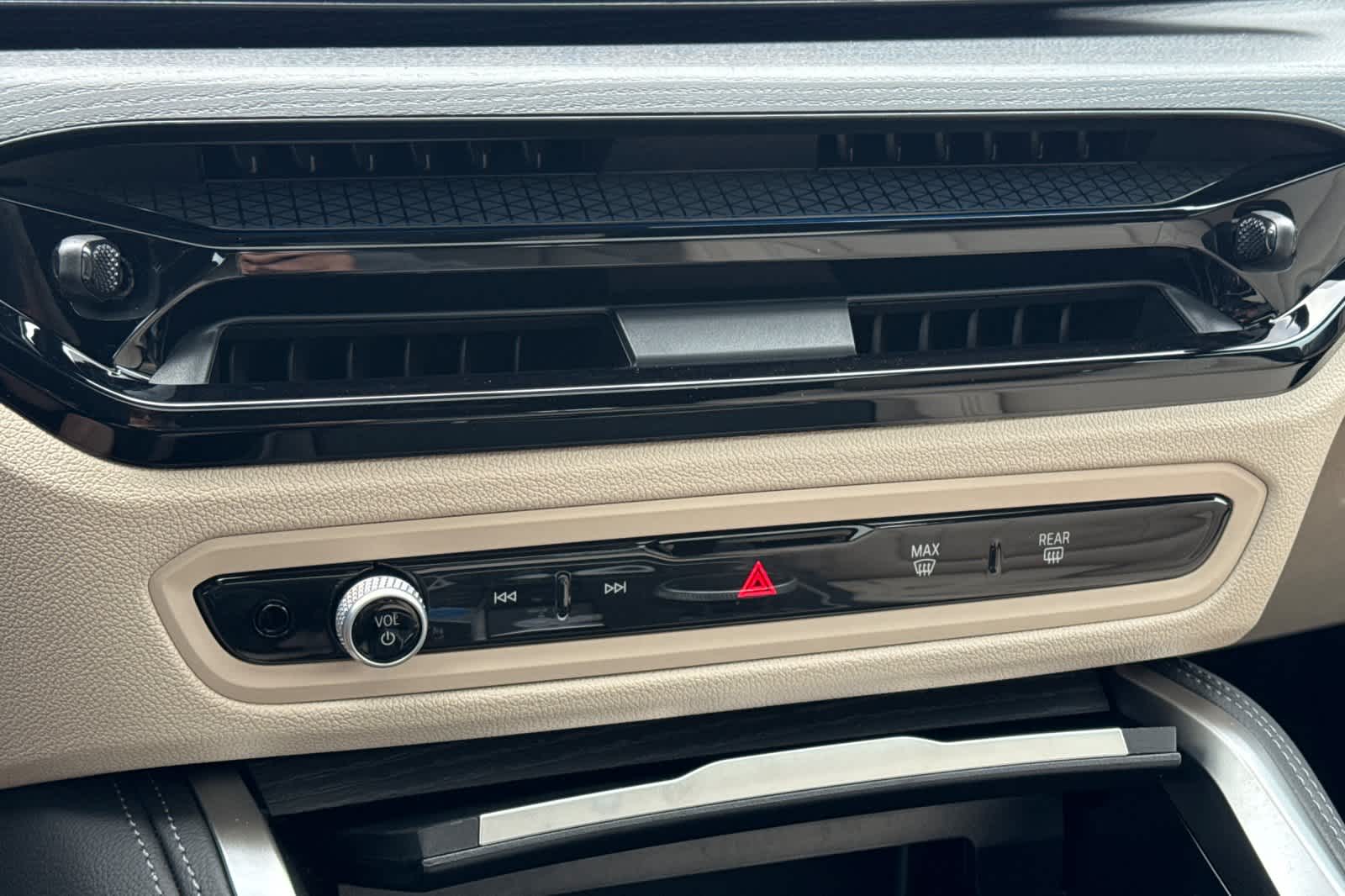 Thumbnail: 2025 BMW i4 - 24