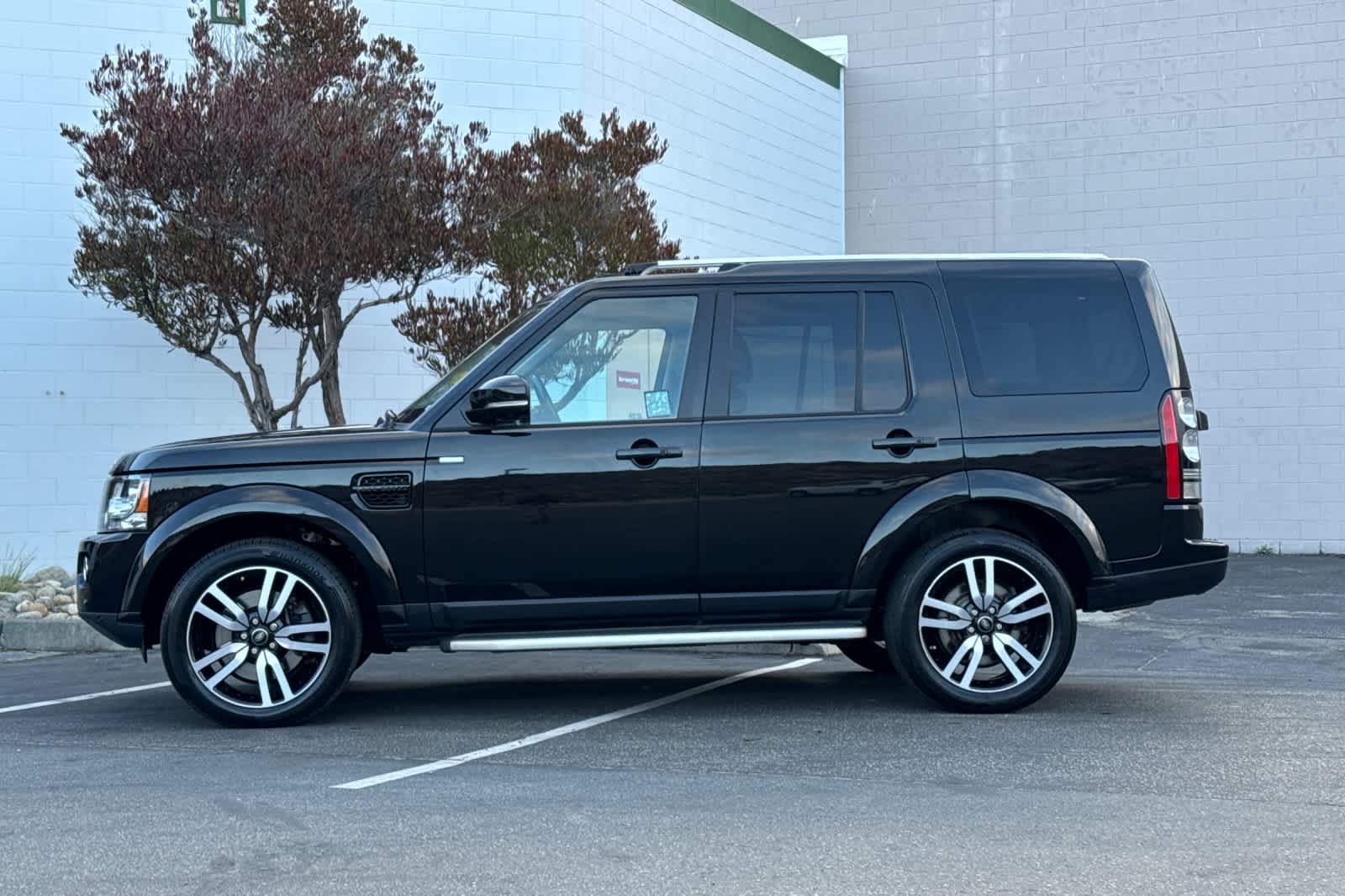 Thumbnail: 2016 Land Rover LR4 - 9